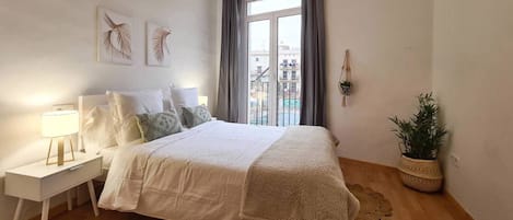 4 quartos, ferros/tábuas de passar roupa, acesso à internet