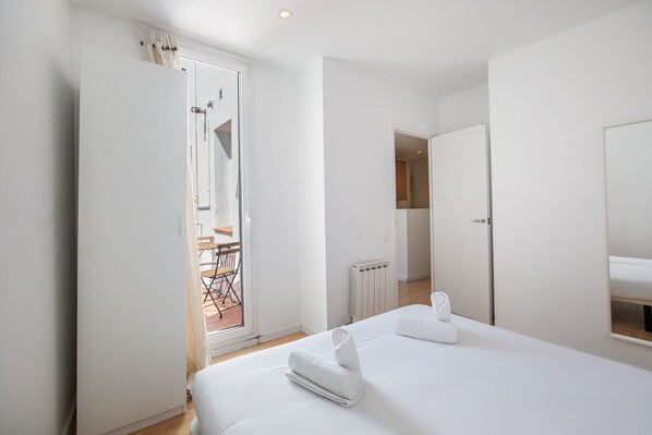 2 chambres, fer et planche à repasser, lit parapluie, Wi-Fi gratuit