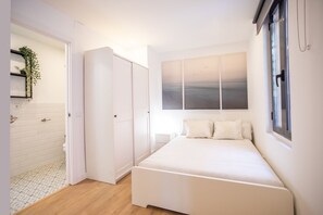 1 bedroom, iron/ironing board, travel cot, free WiFi