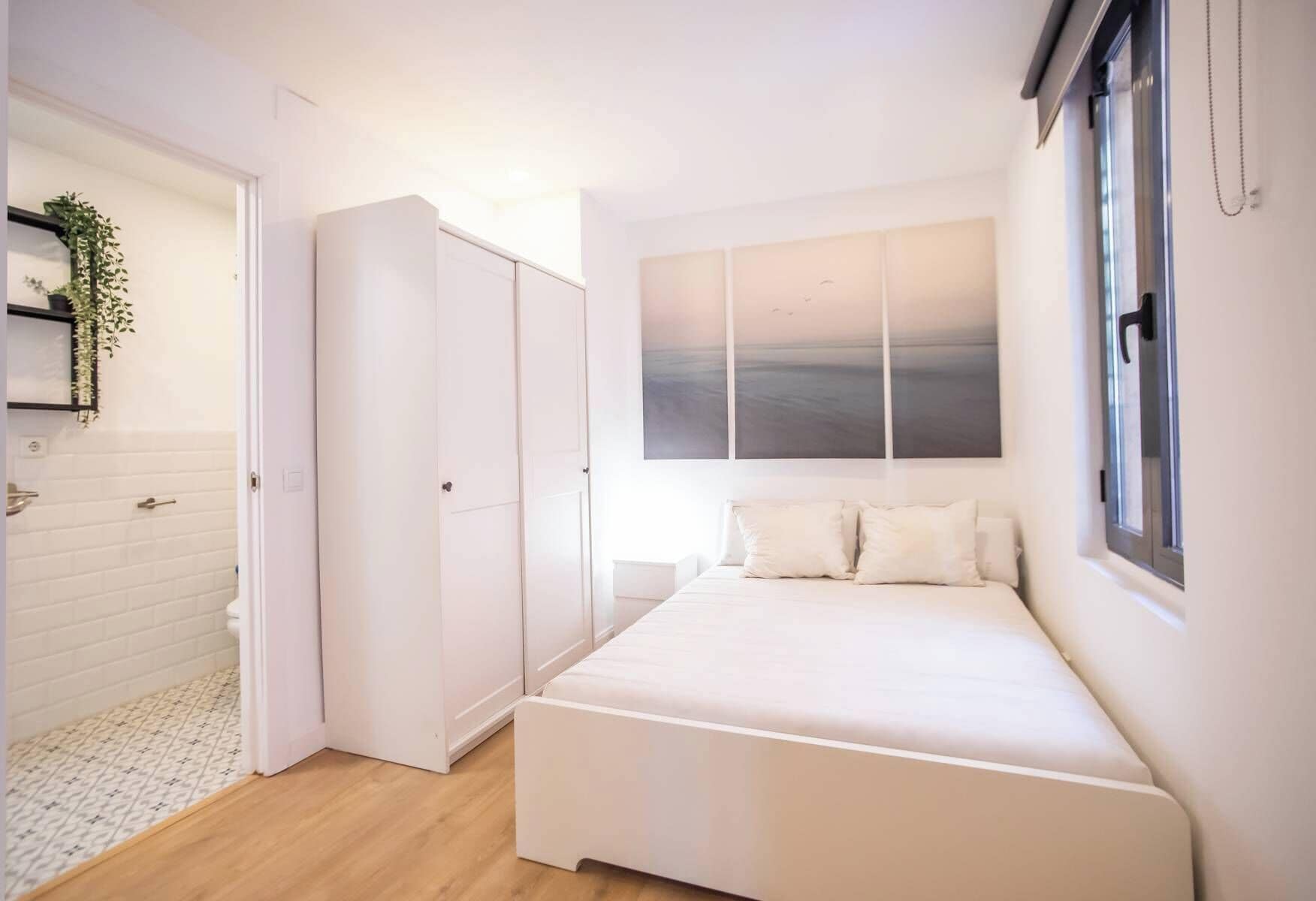 1 bedroom, iron/ironing board, travel cot, Internet