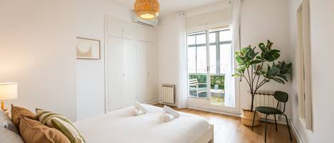 2 camere, ferro/asse da stiro, Wi-Fi gratuito