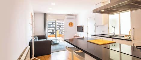 冷蔵庫、電子レンジ、オーブン、食器洗い機