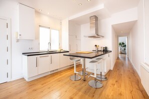 Fridge, microwave, oven, dishwasher