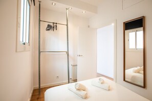 2 bedrooms, iron/ironing board, free WiFi