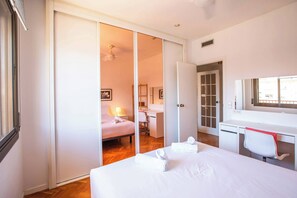 4 Schlafzimmer, Bügeleisen/Bügelbrett, Internetzugang, Bettwäsche