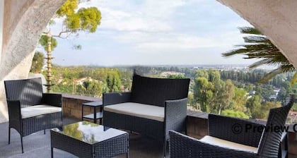 Spacious 6-bedroom villa on hills with breathtaking LA skyline and city views