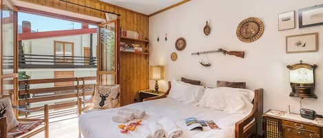 1 bedroom, bed sheets