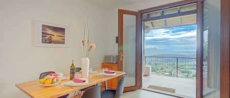 Standard Apartment, Multiple Bedrooms, Mountainside (Il Vecchio Faggio) | Dining