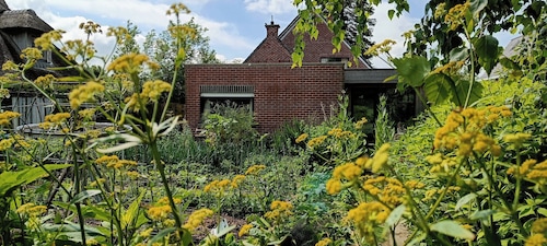 **Bliss** - gate to the Flemish Ardens, your home away from home !

