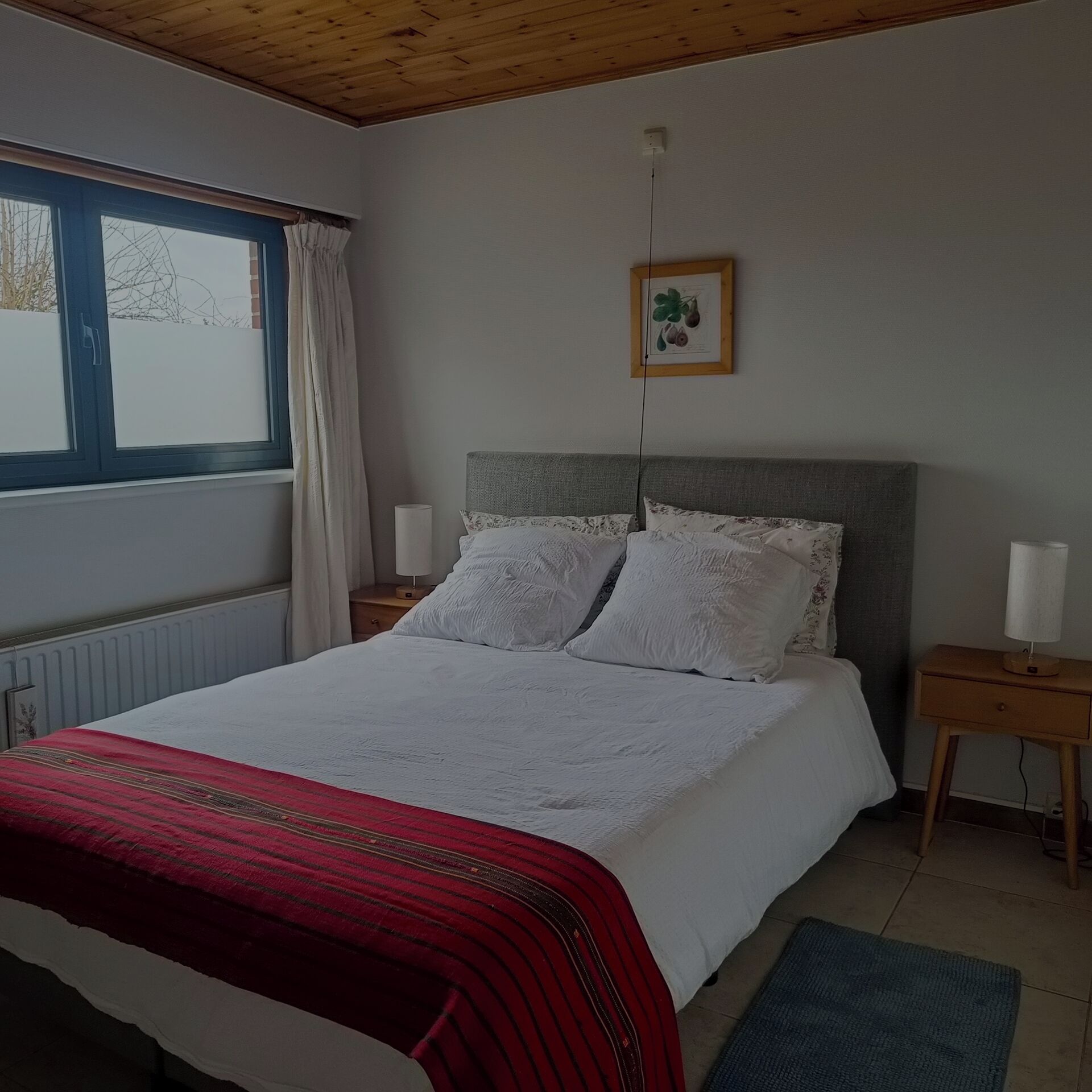 1 chambre, coffres-forts dans les chambres, fer et planche à repasser