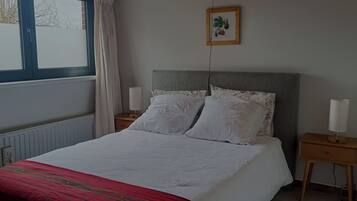 1 bedroom, in-room safe, iron/ironing board, free WiFi