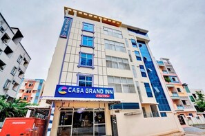 Front of property - iROOMZ Elite Casa Grand Inn (Hyderabad)