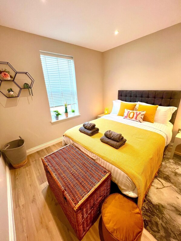 1 bedroom, in-room safe, desk, iron/ironing board - Cozy Coastal Breeze 1-bedroom apartment in charming Boscombe with WiFi (Boscombe)