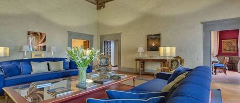 Fernseher, Kamin, DVD-Player, Stereoanlage