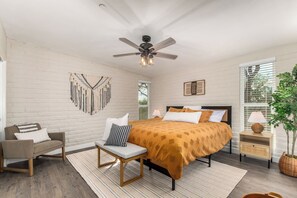 4 habitaciones, escritorio, tabla de planchar con plancha y wifi gratis