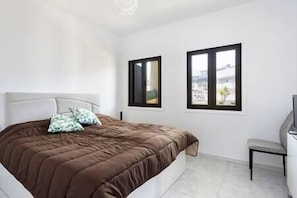 1 bedroom, iron/ironing board, WiFi, bed sheets - Apartment with mountain views (Las Dehesas)