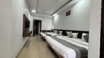 Family Room | Premium bedding, down duvets, memory-foam beds, free WiFi