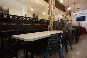 Restaurant - White Pearl - Jabalpur (Jabalpur)