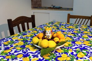 Dining - Vacation home in Sferracavallo a few steps from the sea Ideal for families (Palermo)