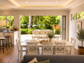 Interior - Blau - The Blue House (Dunsborough)
