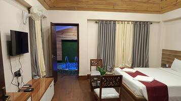 Signature Double Room, 1 Double Bed | Iron/ironing board