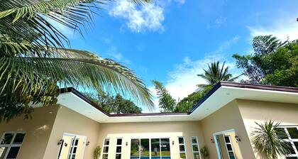 Terra Vascileia Queen with Pool 32 Pax capacity