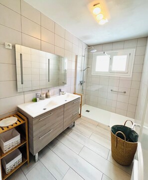 Shower - House near Dune du Pyla (La Teste-de-Buch)