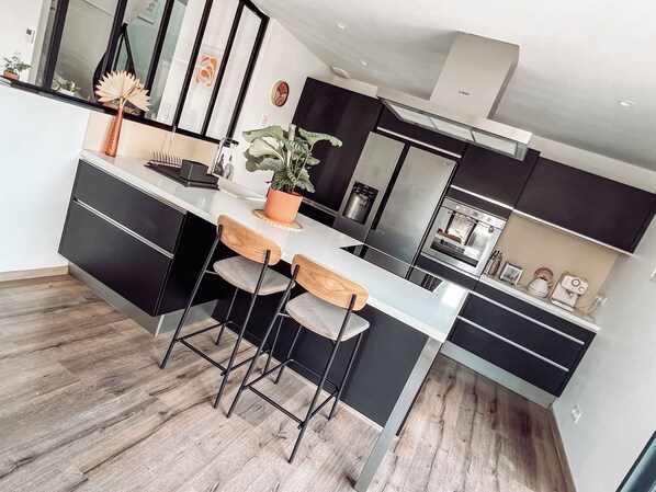 Fridge, microwave, oven, stovetop - NEW Duplex Hyper Centre Avec Piscine (Bergerac)