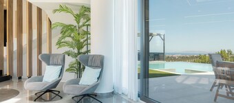 A Tranquil Gem with Panoramic Seaview & Easy Access to Heraklion Town