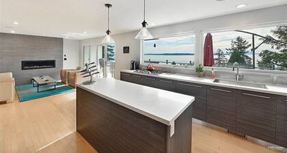3 BR Seaside Bliss-Close to the beach-OCEAN VIEW!