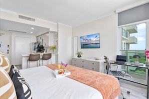 Bedroom - Spectacular View Suite - Coconut Grove Oasis (Miami)