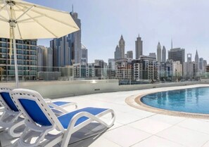 Pool - Cozy studio with WiFi and AC in phenomenal Dubai (Dubai)