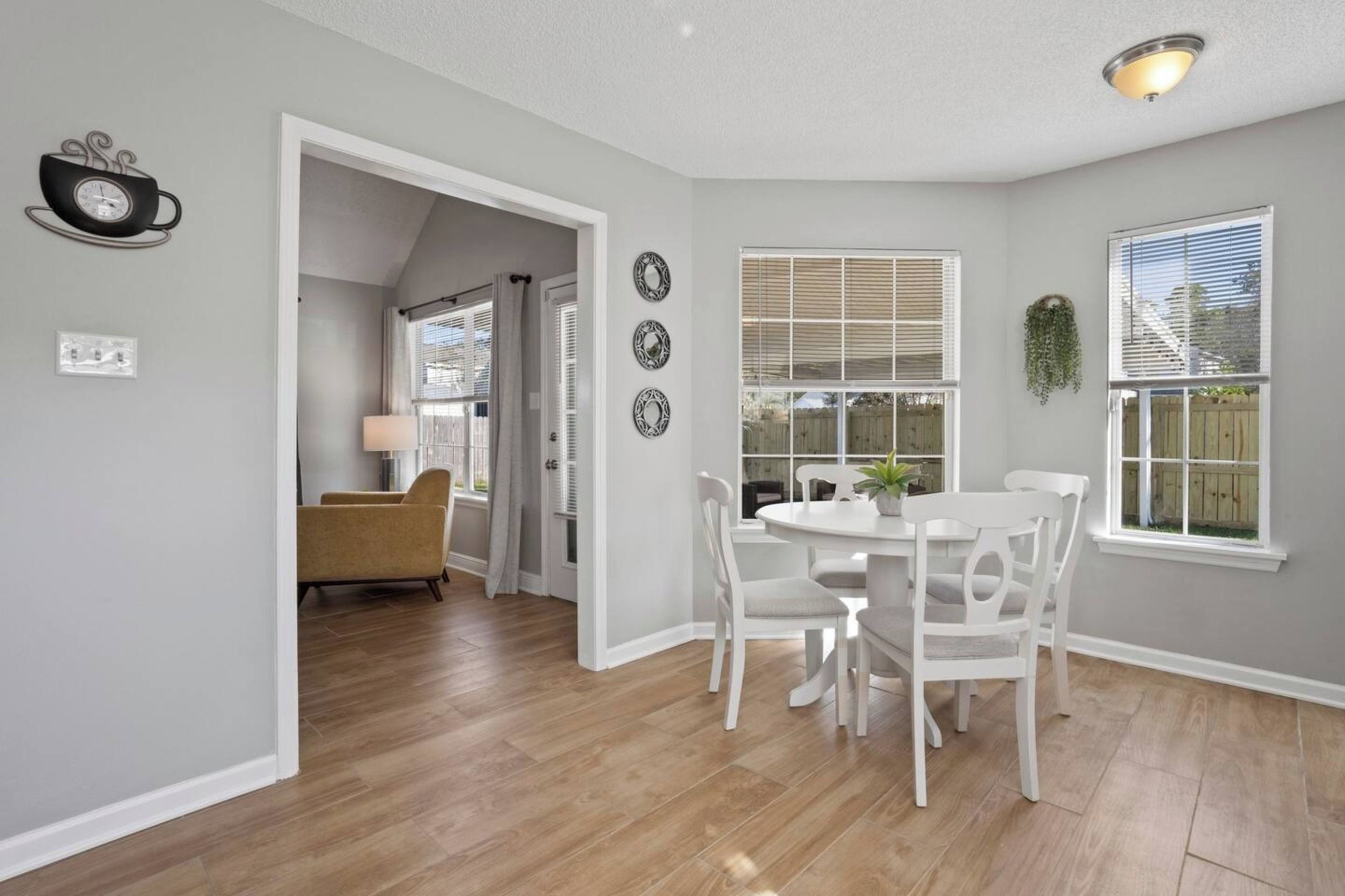 Comfort House, 3 Bedrooms, Non Smoking, Patio | In-room dining