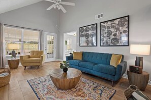 Comfort House, 3 Bedrooms, Non Smoking, Patio | Living room - Cozy Condo with Spacious Patio (D'Iberville)