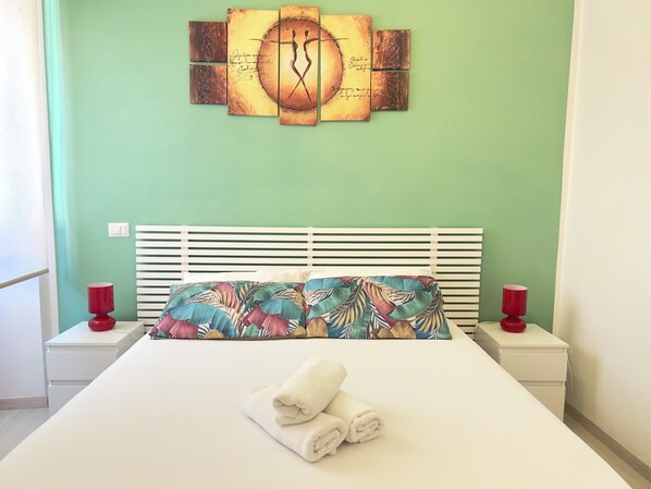 2 bedrooms, desk, iron/ironing board, free WiFi