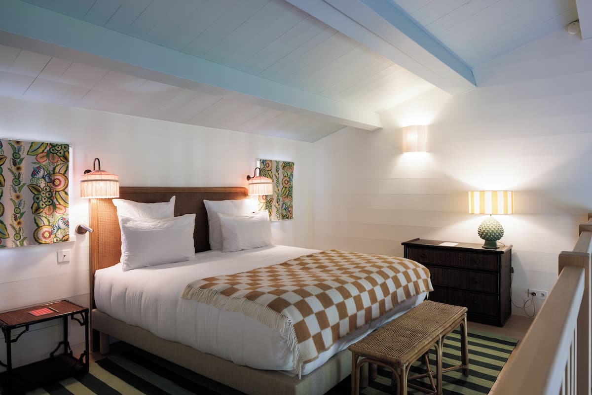 Suite Duplex Terrasse & Jardin | Literie de qualité supérieure, minibar, coffres-forts dans les chambres