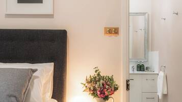 ダブルルーム | バスルーム | スリッパ