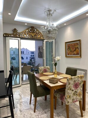 Apartment, 2 Bedrooms, Smoking, Balcony | Living room
