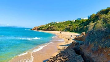 Appartement, 2 chambres, fumeurs, balcon | Plage | Plage à proximité