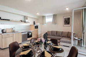 Apartment, 1 Bedroom, Garden View | Private kitchen