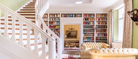 Individually decorated, individually furnished, free WiFi