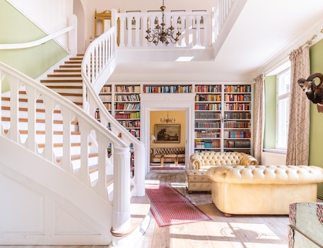 Individually decorated, individually furnished, free WiFi. Ferien- und Pferdehof Glöe GbR