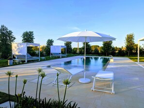 Panoramic-Doppel- oder -Zweibettzimmer, Poolblick