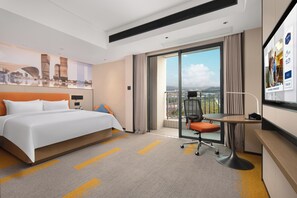 Desk, laptop workspace, free WiFi, bed sheets - Hampton by HiltonFoshan Nanhai  (Foshan)