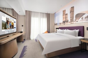 Escritorio, espacio para trabajar con laptop y wifi gratis