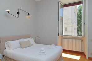 2 bedrooms, desk, iron/ironing board, travel cot - Luxury home in the Ghetto's heart (Roma)