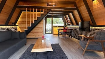 套房, 山景 | 1 間臥室、免費無線上網、床單