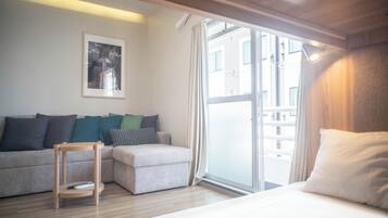 Comfort Condo, Multiple Beds, Non Smoking, Balcony | 1 bedroom, blackout drapes, soundproofing, iron/ironing board