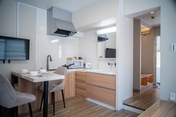 クラシック コンドミニアム 禁煙 バルコニー | 1 室のベッドルーム、遮光カーテン、防音設備、アイロン / アイロン台