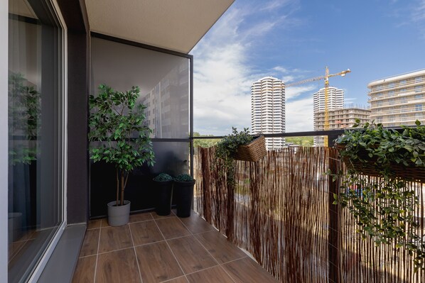 Studio, Balcony | Balcony - 5th Floor Studio in Katowice by Renters (Katowice)